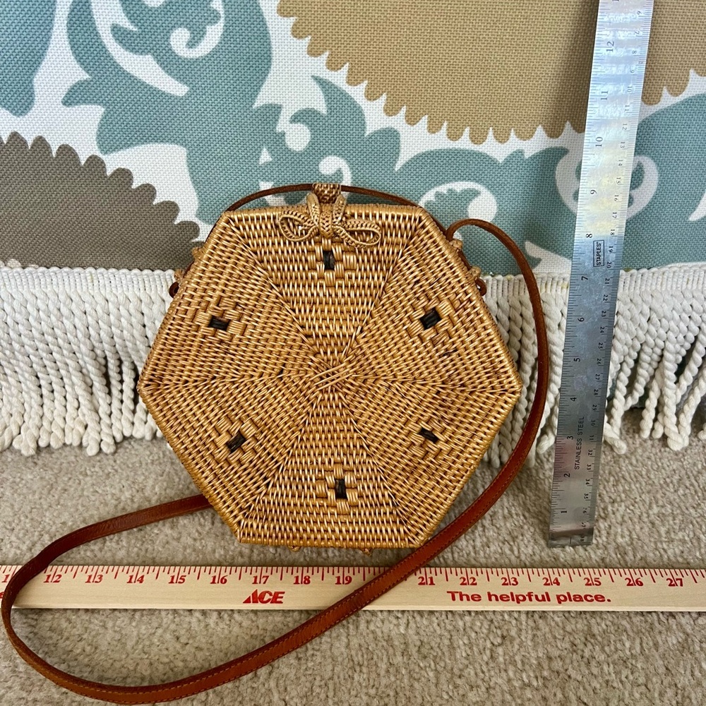 😍 Hexagonal Woven Rattan Crossbody Bag